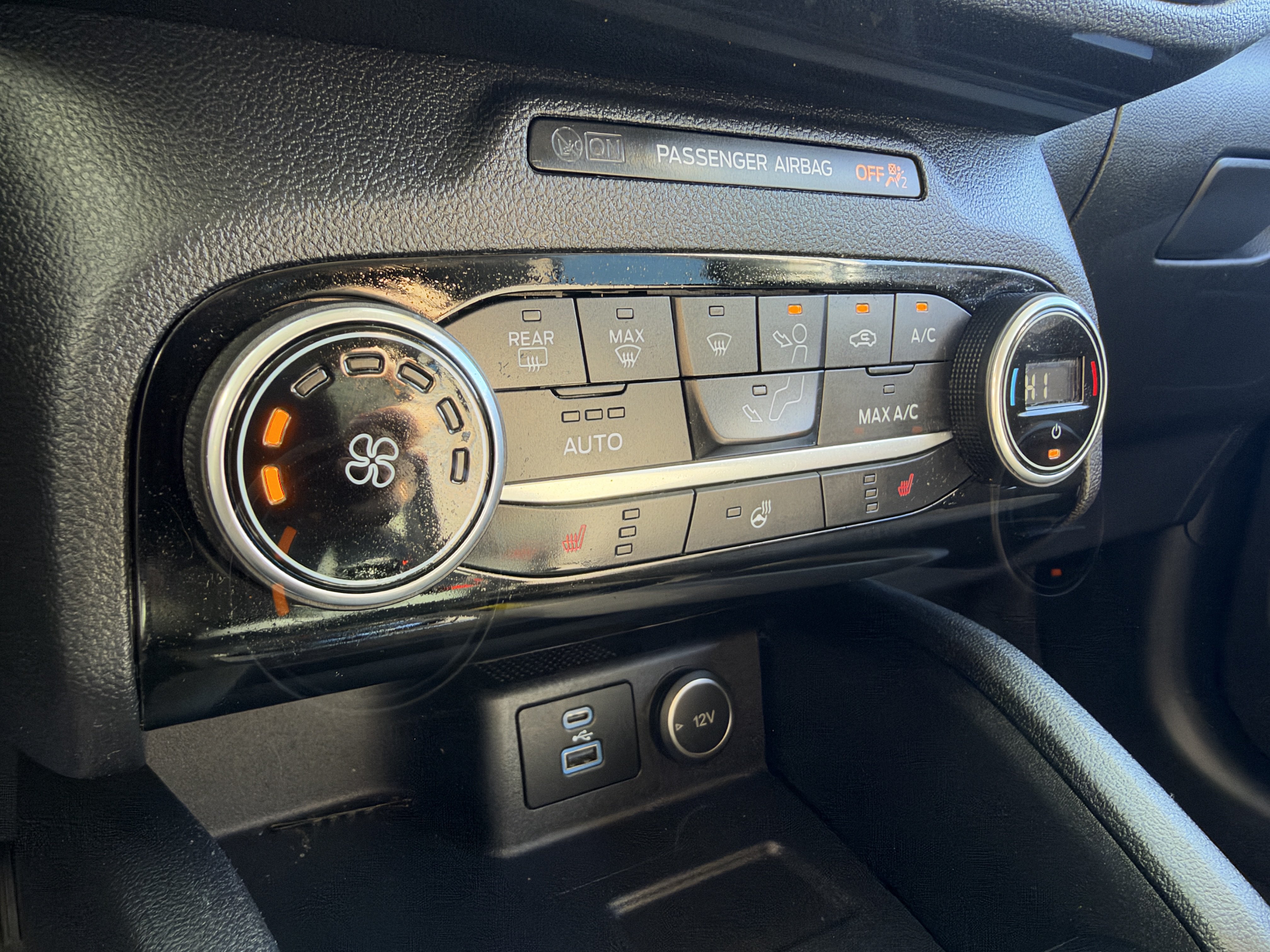 Used 2021 Ford Escape SE FWD image 36