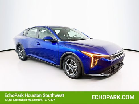 Used 2025 Kia K4 LXS image 1