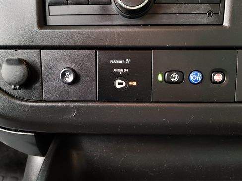 Used 2020 Chevrolet Express 2500 w/ Driver Convenience Package image 13