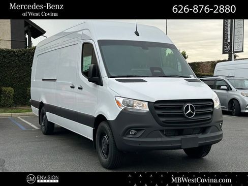 New 2025 Mercedes-Benz Sprinter 2500 image 1