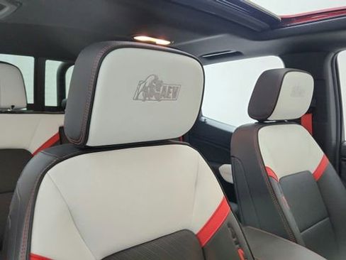 Used 2024 GMC Canyon AT4X w/ AT4X AEV Edition image 47