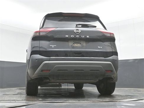 Used 2023 Nissan Rogue SV image 32