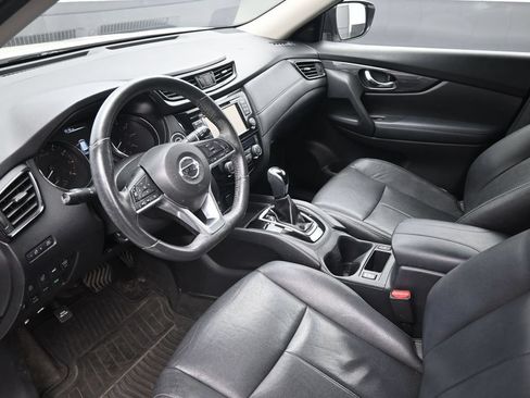 Used 2017 Nissan Rogue SV w/ SV Premium Package AWD/4WD image 15