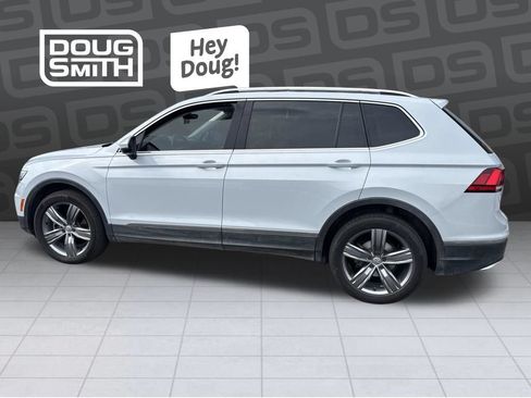 Used 2018 Volkswagen Tiguan SEL Premium AWD/4WD image 2