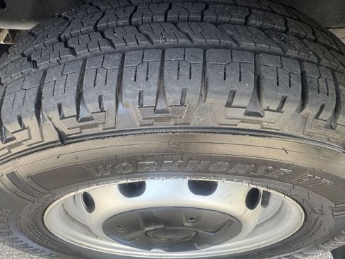 Used 2020 Ford Transit 250 Medium Roof image 17