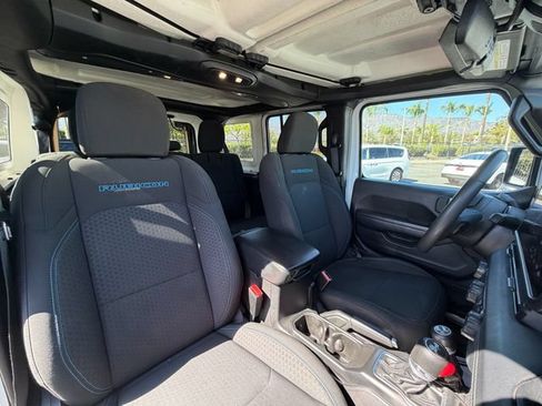 Used 2024 Jeep Wrangler Unlimited Rubicon 4xe AWD/4WD image 31