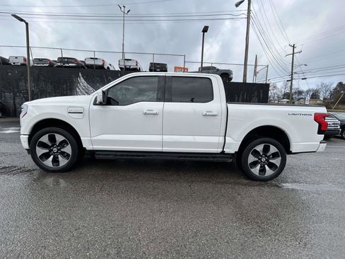 Used 2023 Ford F150 Lightning Platinum image 6