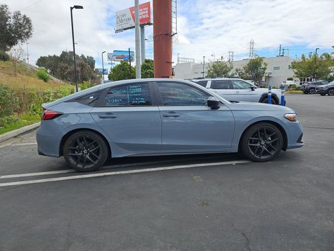 Used 2023 Honda Civic Sport image 8