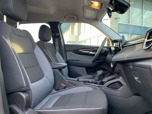 Used 2025 Chevrolet TrailBlazer LT w/ Driver Confidence Package image 34