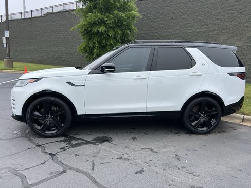 Certified 2023 Land Rover Discovery Metropolitan Edition AWD/4WD image 4