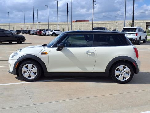 Used 2016 MINI Cooper 2-Door Hardtop image 3
