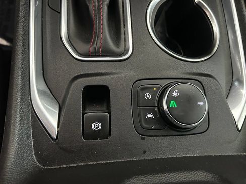 Used 2023 Chevrolet Traverse RS FWD image 53