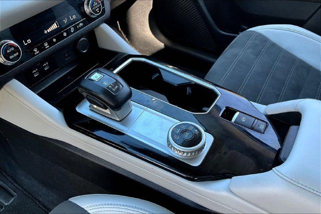 Used 2025 Mitsubishi Outlander SE FWD image 18
