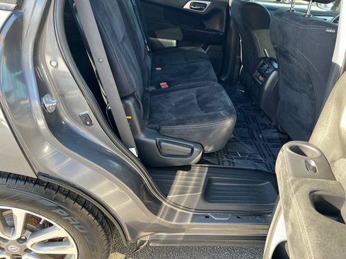 Used 2015 Nissan Pathfinder SV FWD image 27