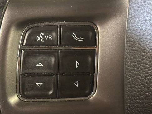 Used 2021 RAM 1500 Classic SLT RWD image 34