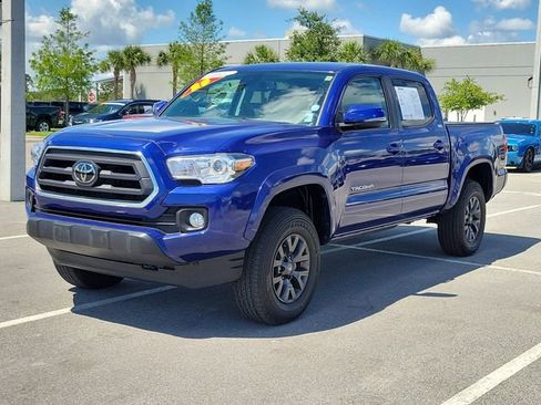 Used 2023 Toyota Tacoma SR5 w/ Technology Package AWD/4WD image 3