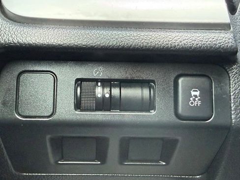 Used 2016 Subaru Forester 2.5i Premium AWD/4WD image 23