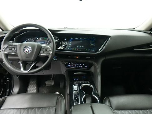 Used 2022 Buick Envision Avenir w/ Technology Package II FWD image 38