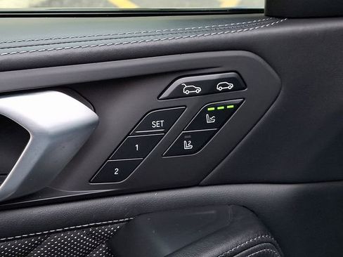 Used 2021 BMW X6 M w/ Competition Package image 33