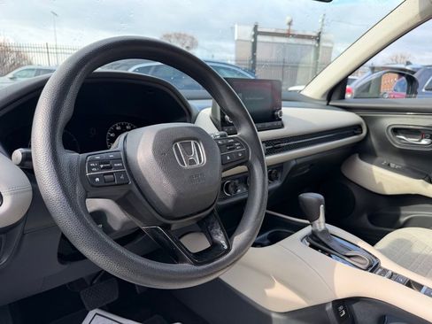 Used 2023 Honda HR-V LX image 12