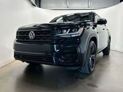 Used 2023 Volkswagen Atlas Cross Sport SEL R-Line AWD/4WD image 29