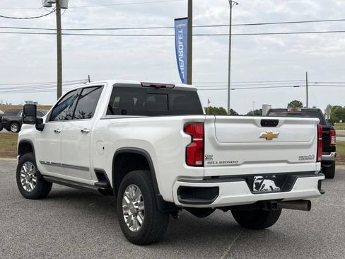 Used 2024 Chevrolet Silverado 2500 High Country w/ Technology Package AWD/4WD image 12