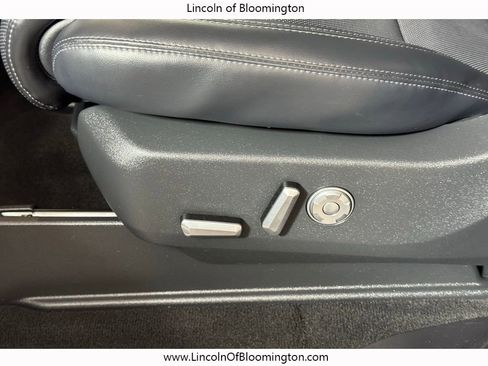 Used 2025 Lincoln Navigator L Reserve image 23