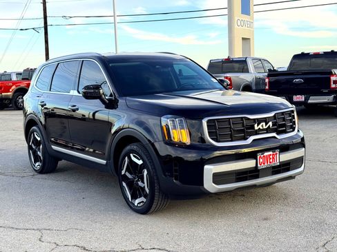 Used 2024 Kia Telluride S image 4