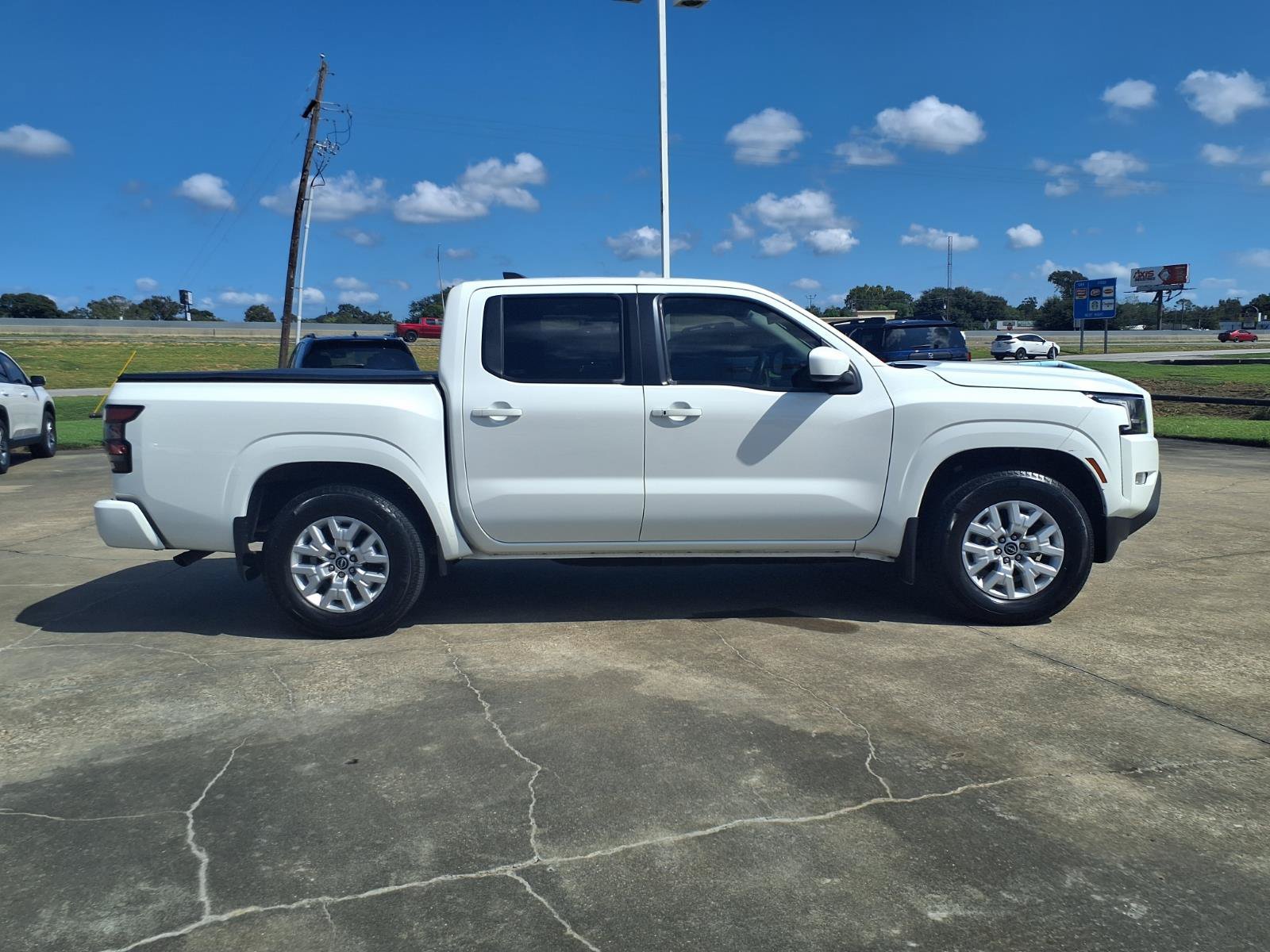 Used 2024 Nissan Frontier SV w/ SV Convenience Package RWD image 8