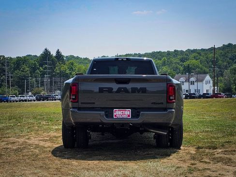 New 2026 RAM 3500 Big Horn AWD/4WD image 4