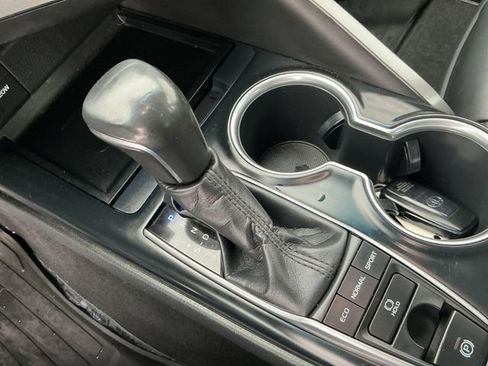 Used 2018 Toyota Camry XSE image 33