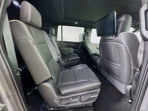 Used 2021 Cadillac Escalade ESV Premium Luxury image 36