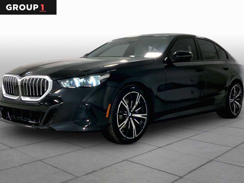 New 2026 BMW 540i xDrive w/ M Sport Package AWD/4WD image 1
