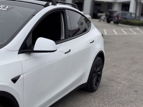 Used 2023 Tesla Model Y Long Range image 9