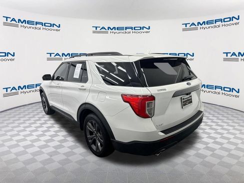 Used 2021 Ford Explorer XLT w/ Equipment Group 202A RWD image 3