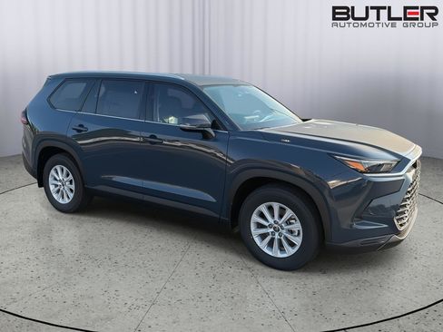 New 2026 Toyota Grand Highlander FWD image 8