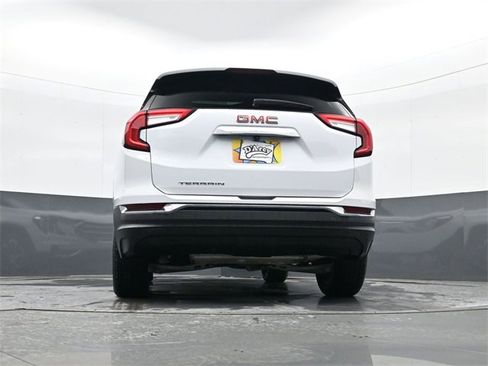 Used 2024 GMC Terrain SLT image 26