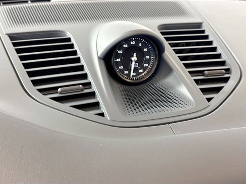 Certified 2025 Porsche Panamera 4 image 31