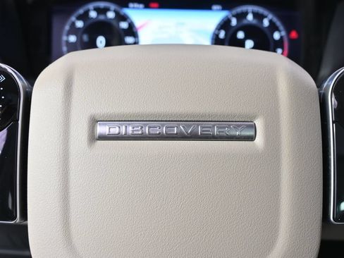 Used 2020 Land Rover Discovery Landmark AWD/4WD image 36