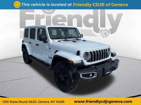 Used 2025 Jeep Wrangler Sahara image 3