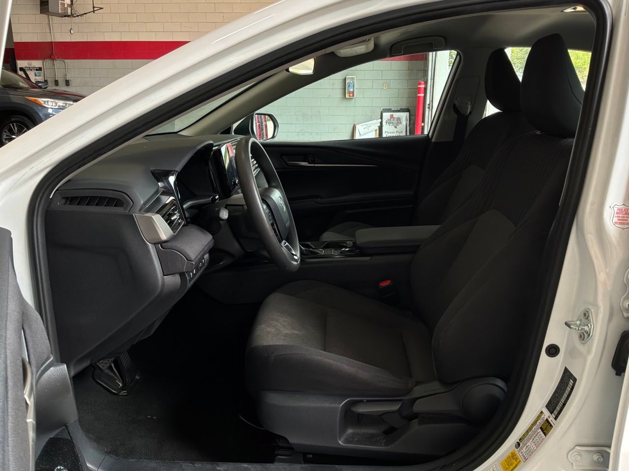 Used 2025 Toyota Camry LE FWD image 10