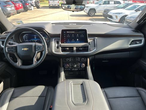 Used 2023 Chevrolet Suburban High Country RWD image 9