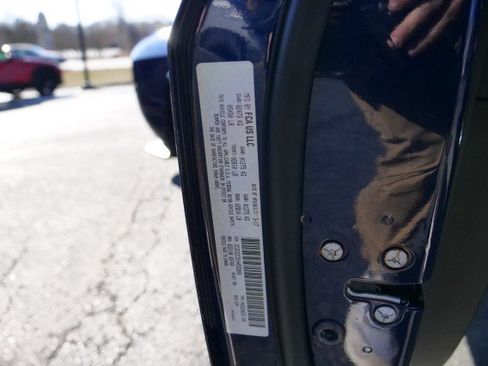 Used 2017 Dodge Challenger SRT Hellcat image 38