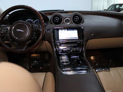 Used 2015 Jaguar XJ L Portfolio RWD image 2