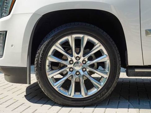 Used 2019 Cadillac Escalade ESV Premium Luxury image 12