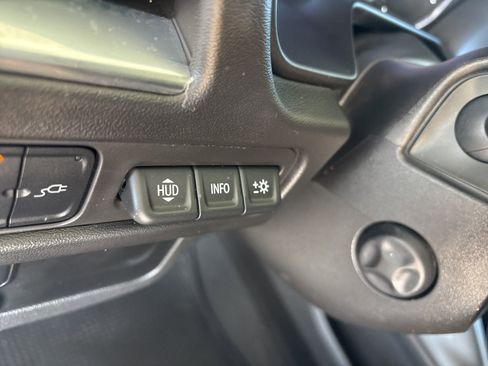 Used 2021 GMC Yukon AT4 w/ Technology Package image 18