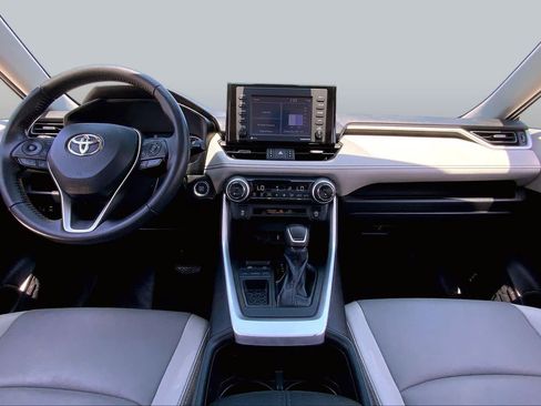 Used 2022 Toyota RAV4 XLE Premium FWD image 15