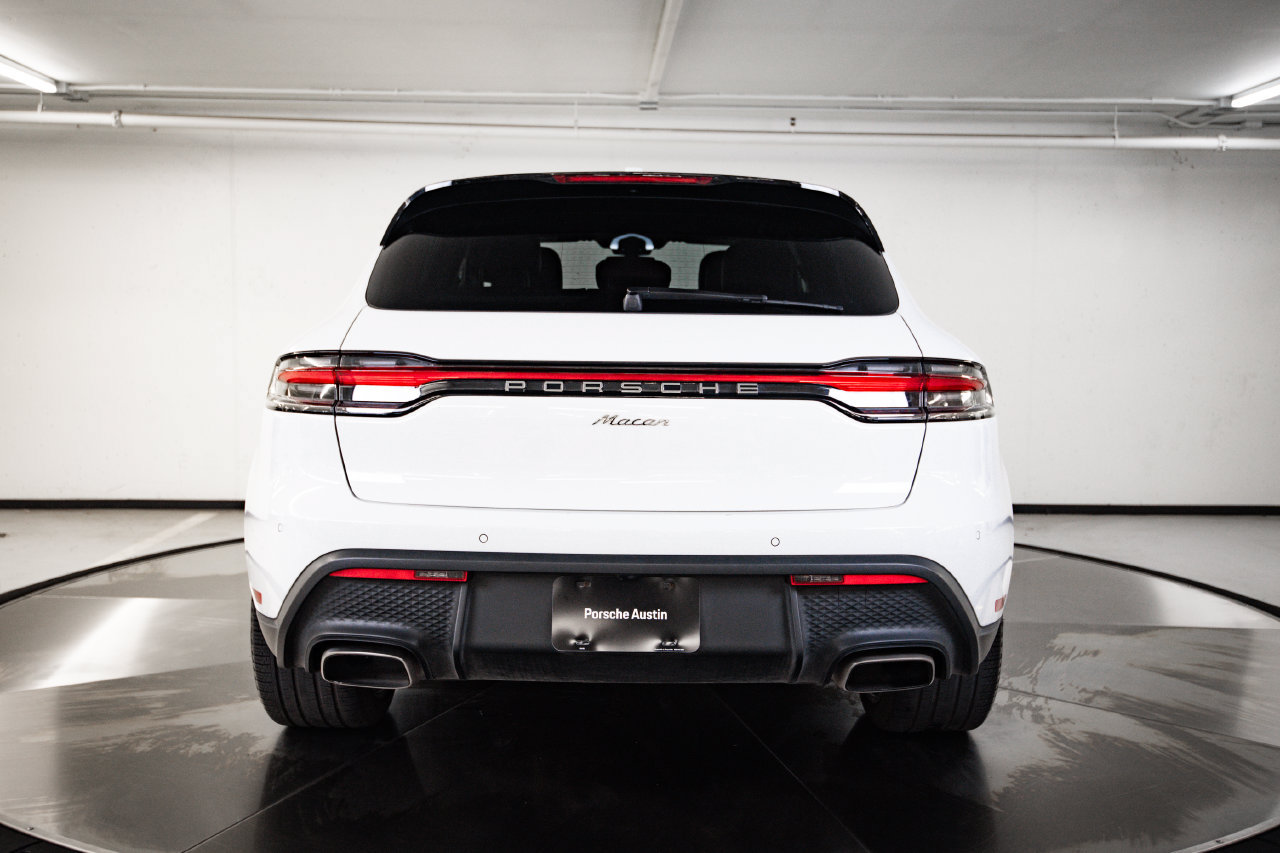 Certified 2024 Porsche Macan AWD/4WD image 6