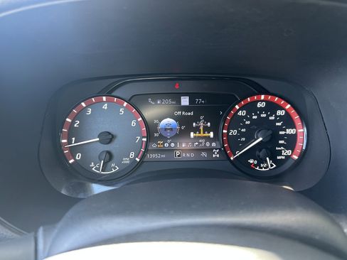 Used 2024 Nissan Frontier PRO-4X w/ Technology Package image 18