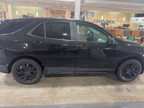 Used 2024 Chevrolet Equinox LS w/ LS Convenience Package image 4